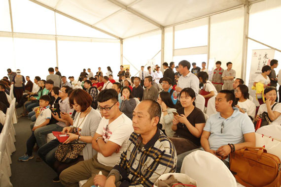 限时团购会现场甭提多火