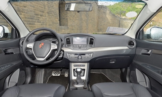 荣威350 1.5T的中控台