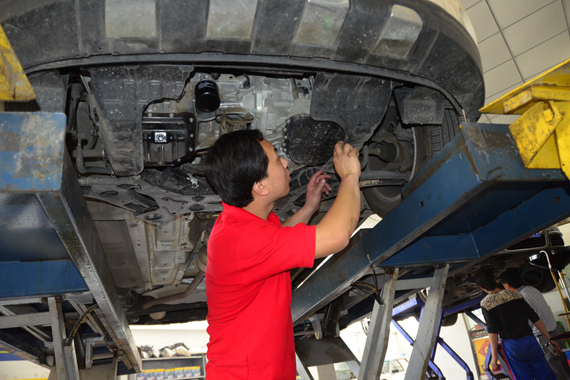 更全面的底盘检查是“好快保”到店保养的优势