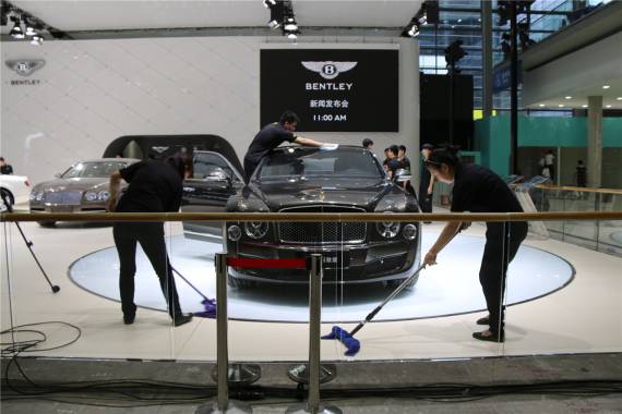 宾利慕尚黄金双翼版