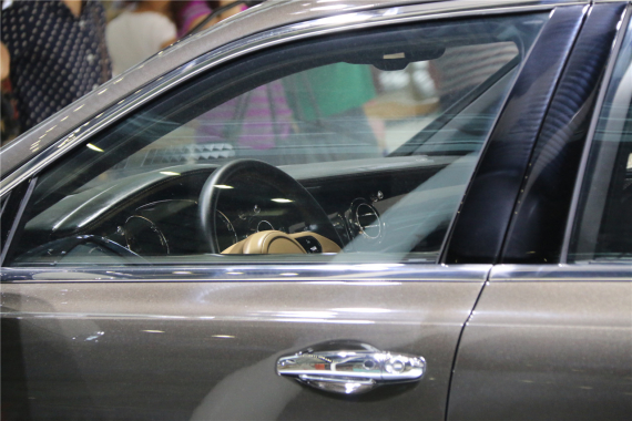 宾利慕尚黄金双翼版