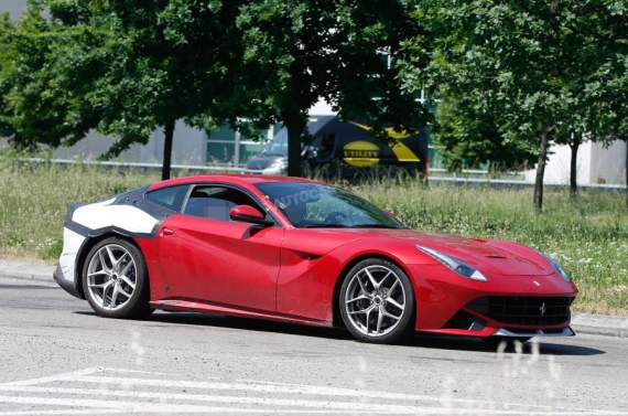 新款法拉利F12谍照曝光