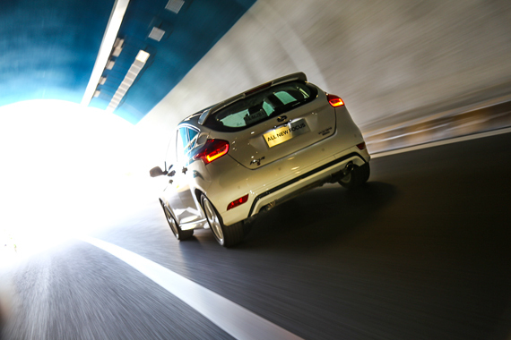 换装马丁脸/动力更新 试驾福特全新福克斯