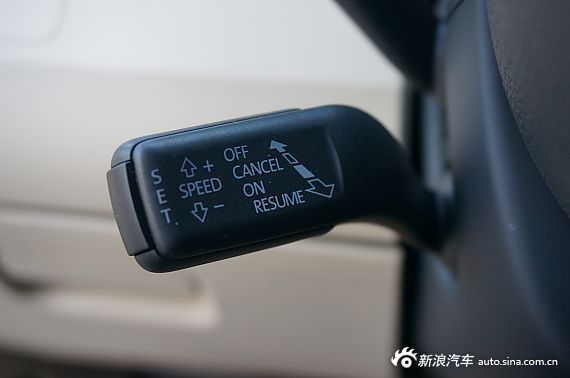 2015款一汽大众迈腾到店实拍