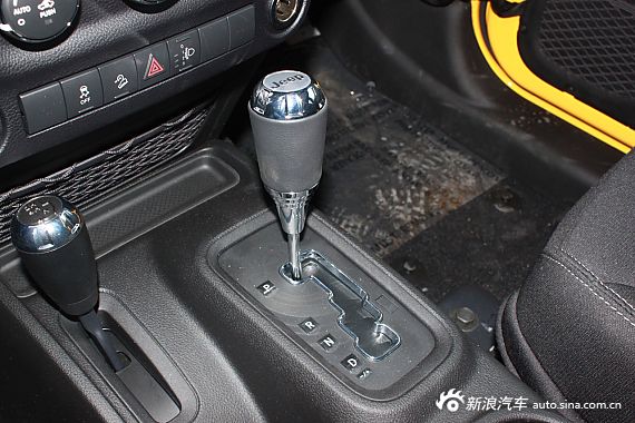 2015款牧马人柴油版到店实拍