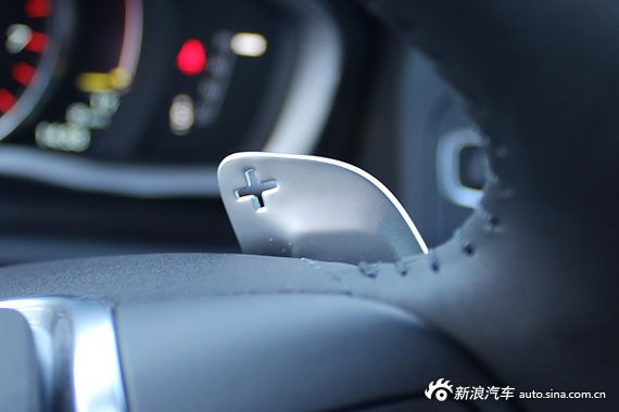 2015款沃尔沃XC60 2.0T T5 AWD智驭版