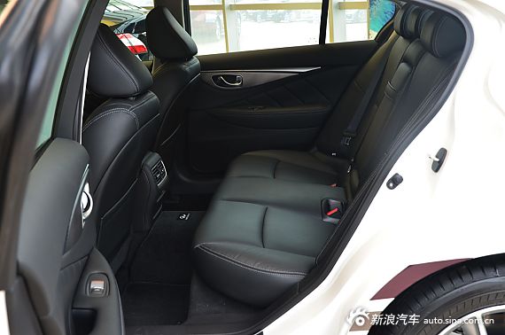 2015款英菲尼迪Q50L实拍