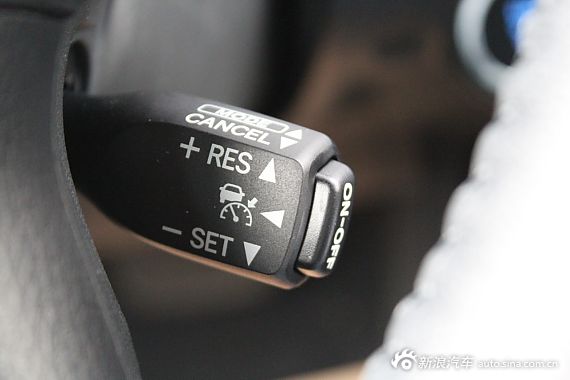 2015款皇冠2.5L自动尊享版