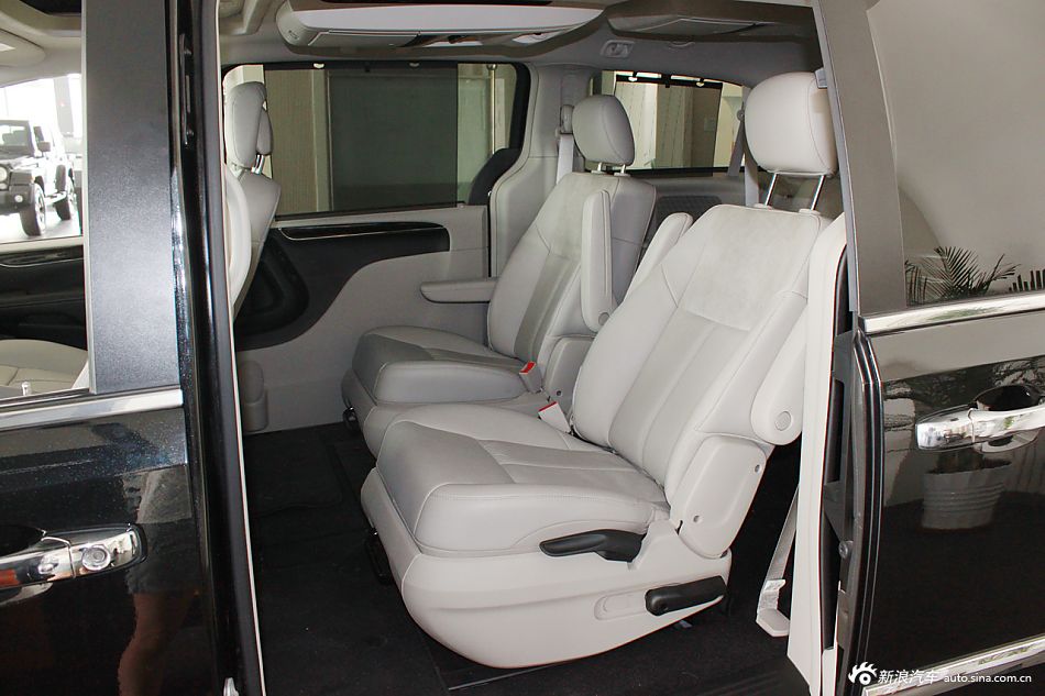 2013款克莱斯勒大捷龙到店实拍