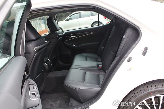 2015款皇冠2.5L自动尊享版