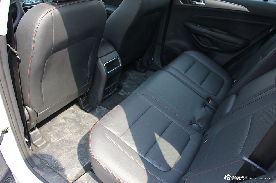 2014款长安CS75 2.0L手动豪华型到店实拍