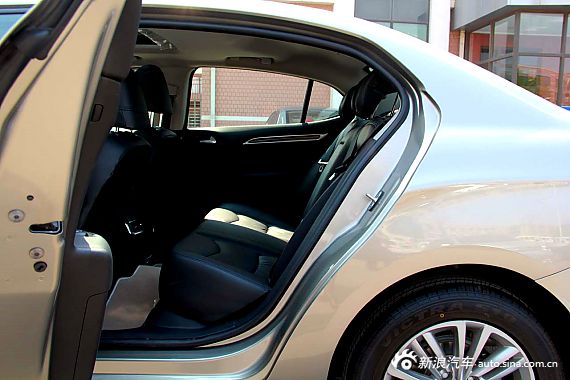 2014款雪铁龙C4L 1.8L自动智驱版劲智型到店实拍