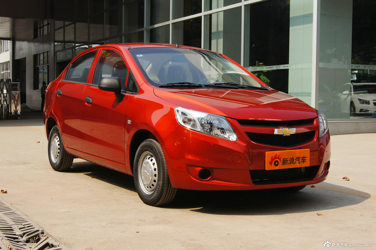 2010款新赛欧三厢1.2l手动时尚版