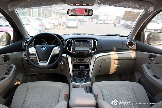 2015款启辰T70到店实拍