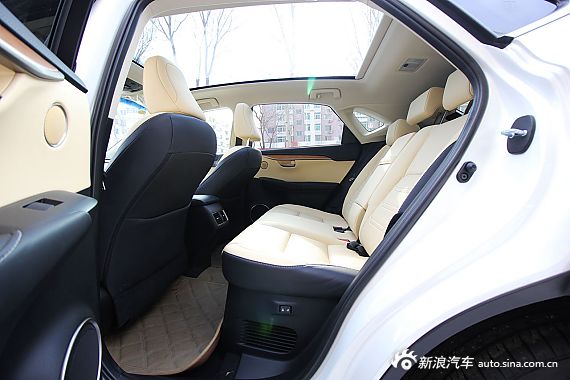 2015款雷克萨斯NX300h 全驱锋芒版