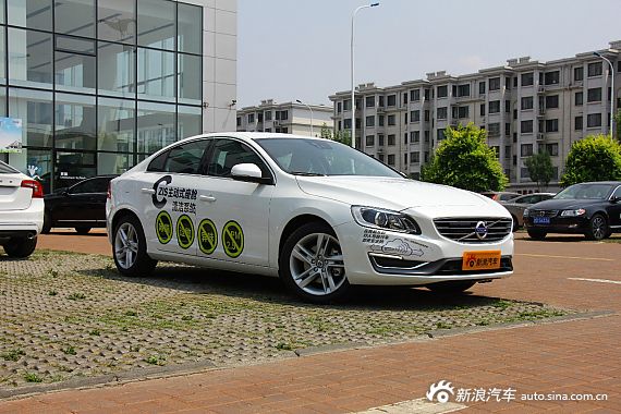 2015款沃尔沃S60L 2.0T T5 智驭版到店实拍