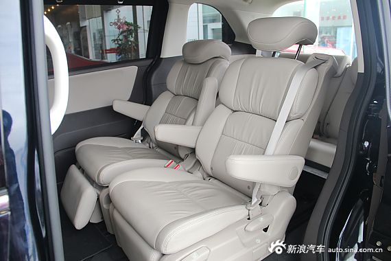 2015款奥德赛2.4L自动至尊版到店实拍