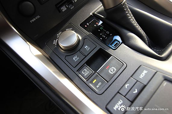 2015款雷克萨斯NX300h 全驱锋芒版