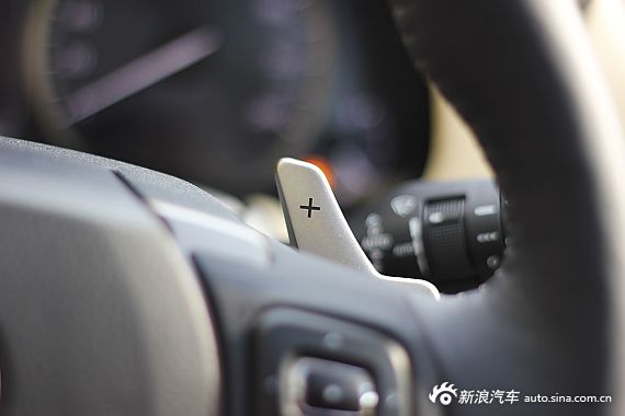 2015款雷克萨斯NX300h 全驱锋芒版
