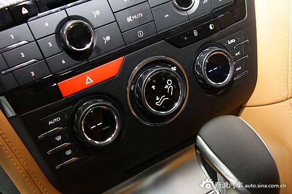 2014款DS 6 1.6T到店实拍