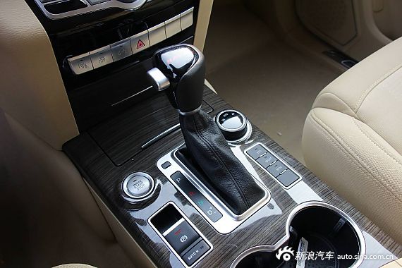 2015款哈弗H9到店实拍