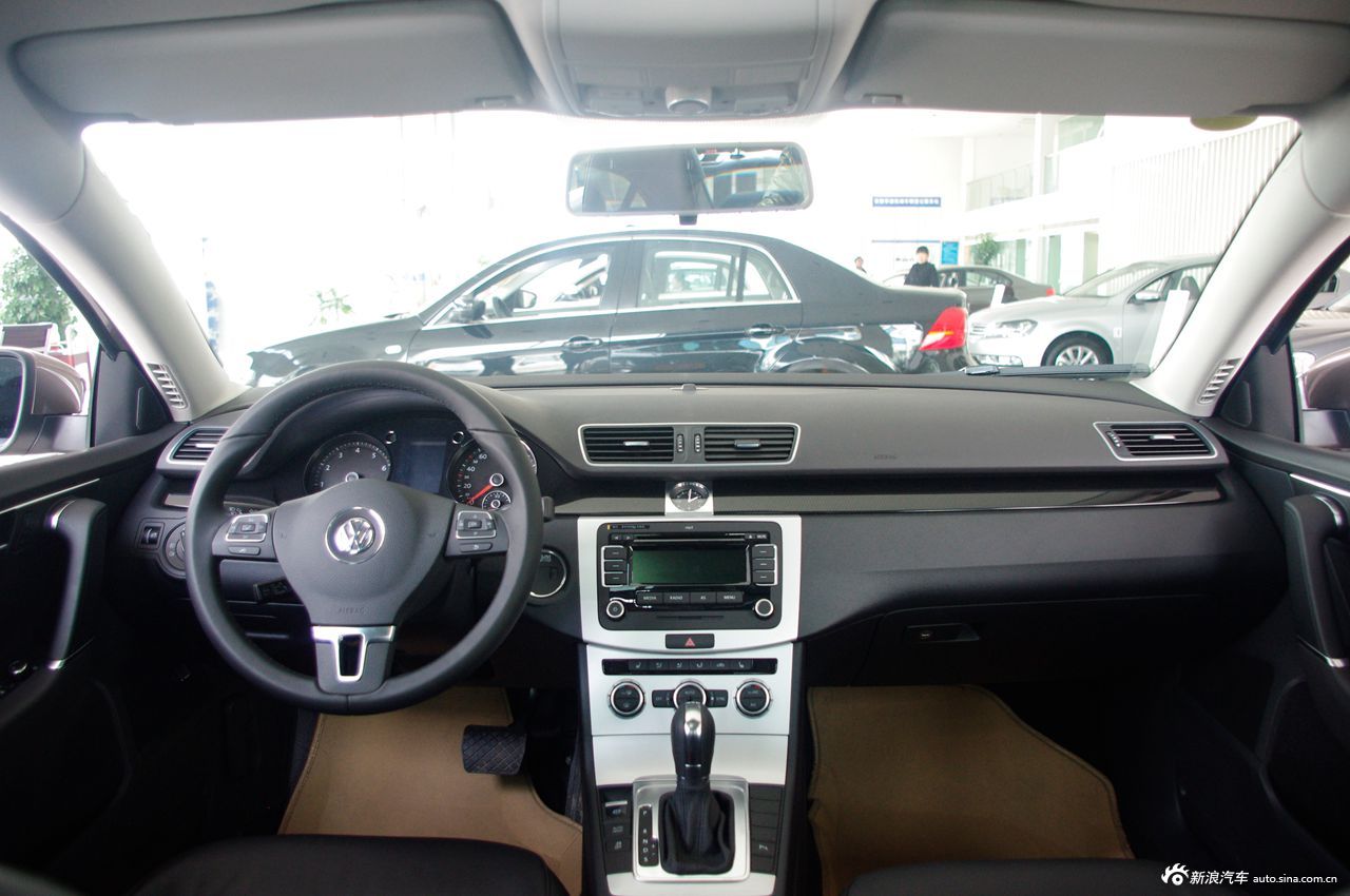 8tsi豪华型_迈腾内饰图片22049182_汽车图库_新浪汽车_新浪网
