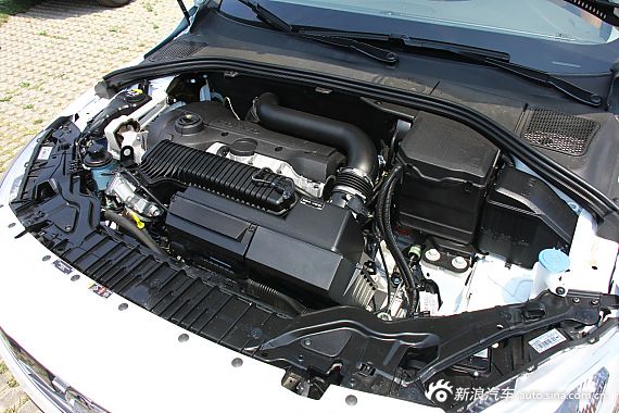 2015款沃尔沃S60L 2.0T T5 智驭版到店实拍