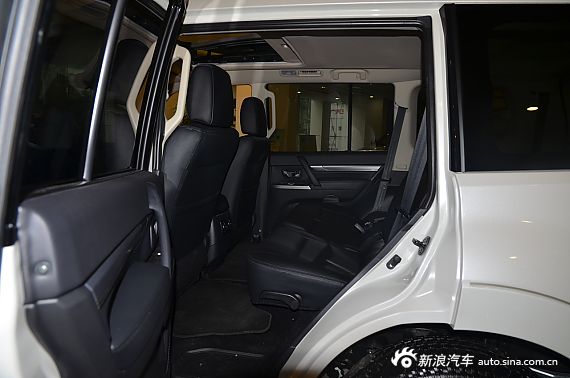 2015款帕杰罗(进口)到店实拍