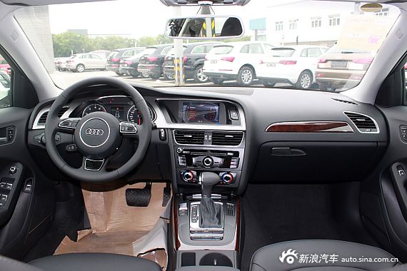 2015款奥迪A4L到店实拍