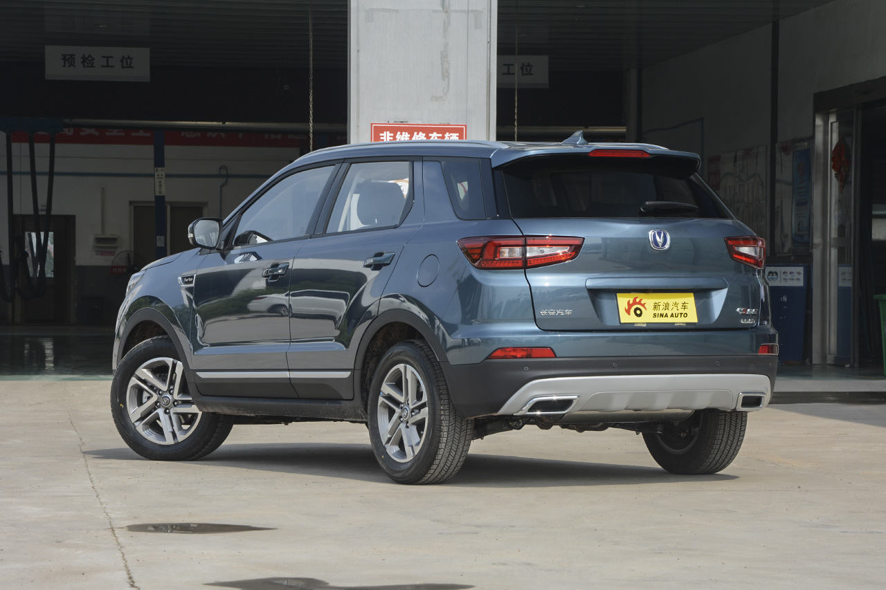 2017款长安cs55 1.5t手动炫色型