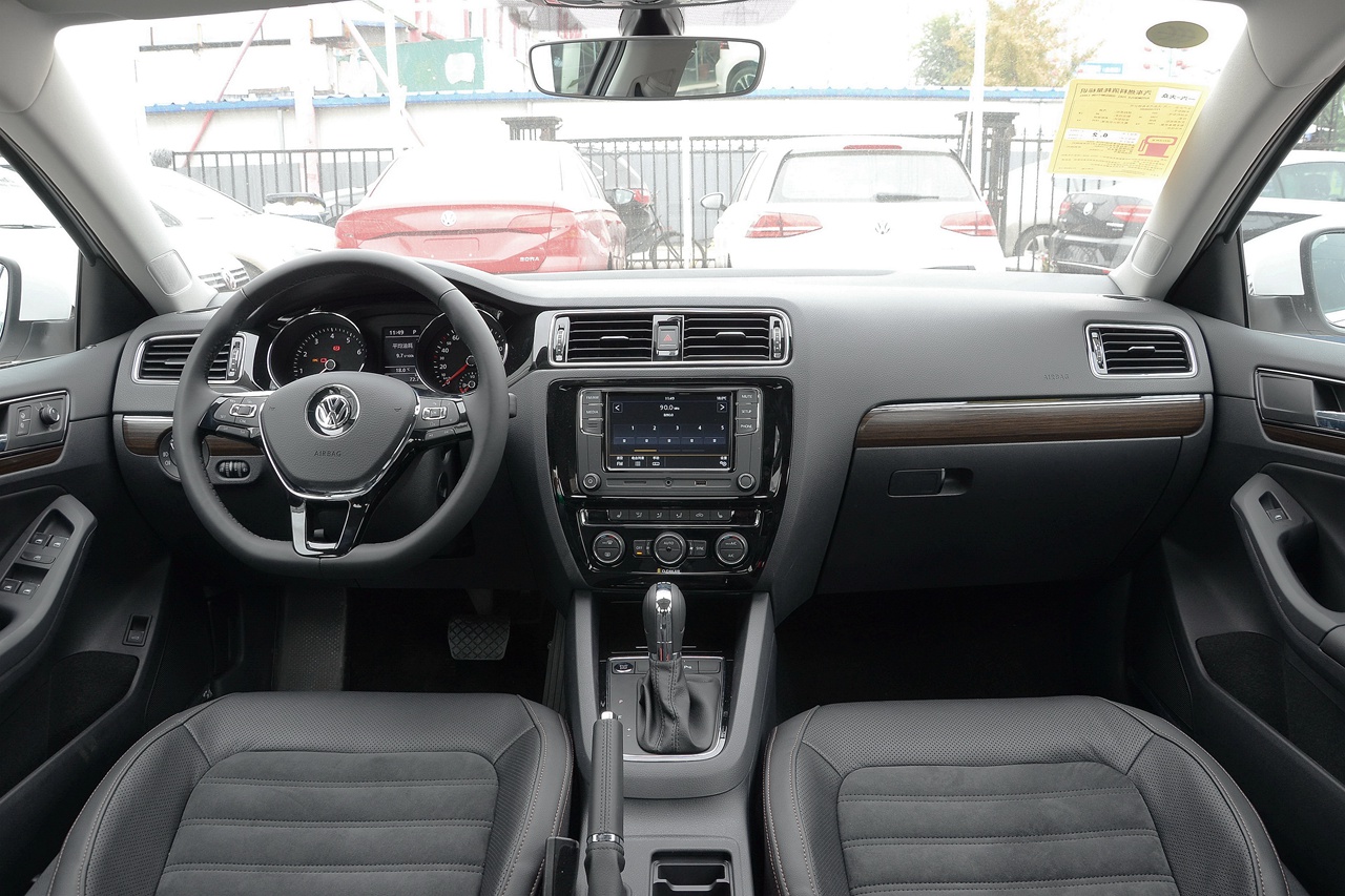 2017款速腾1.4t自动豪华型230tsi