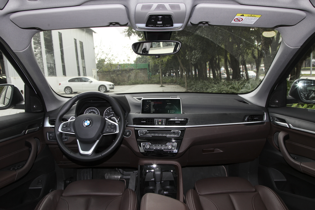 2018款宝马x1 2.0t自动xdrive25li豪华型