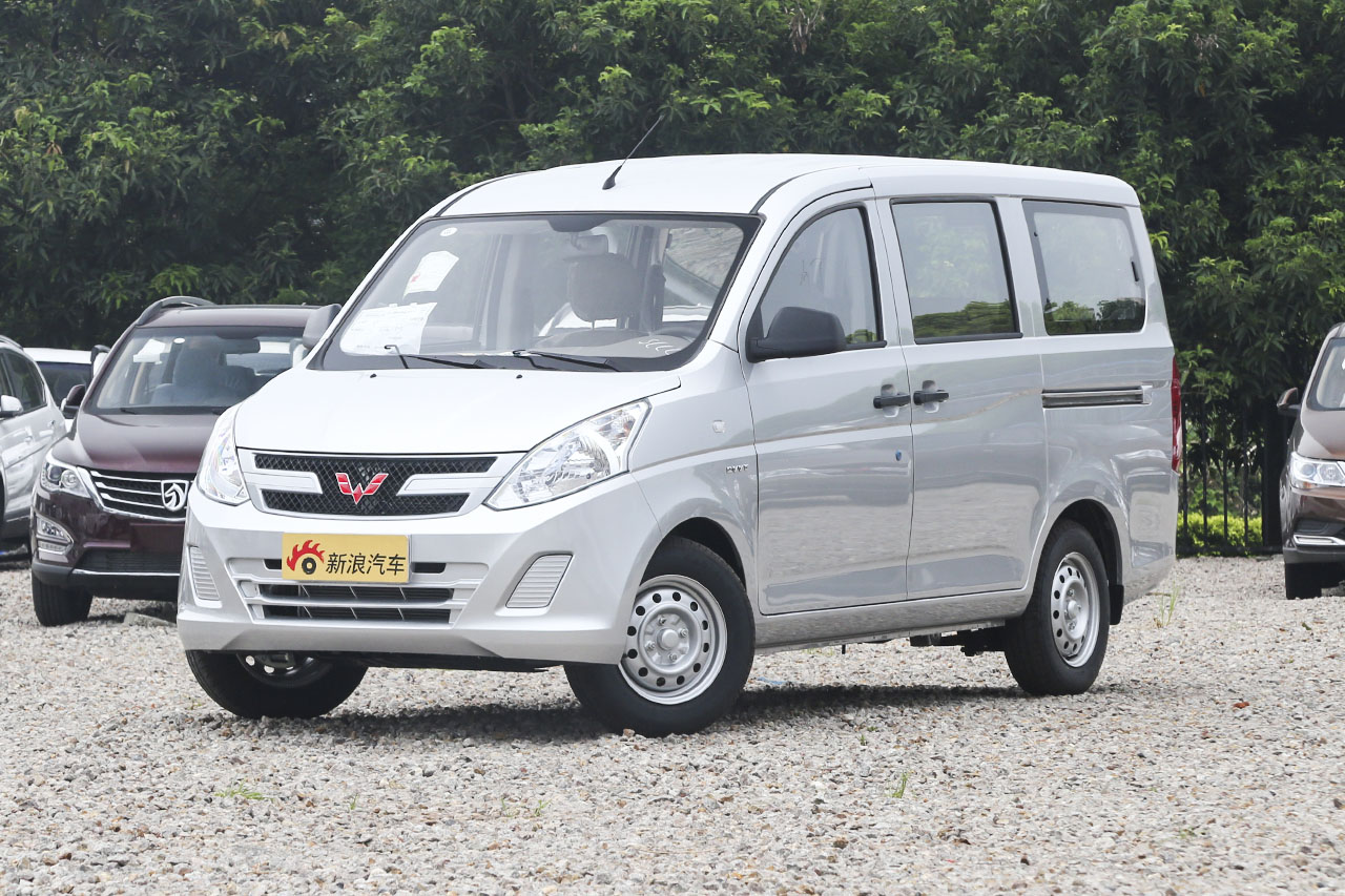 2016款五菱荣光v 1.5l手动实用型