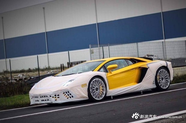 Aventador S低伪装实车曝光