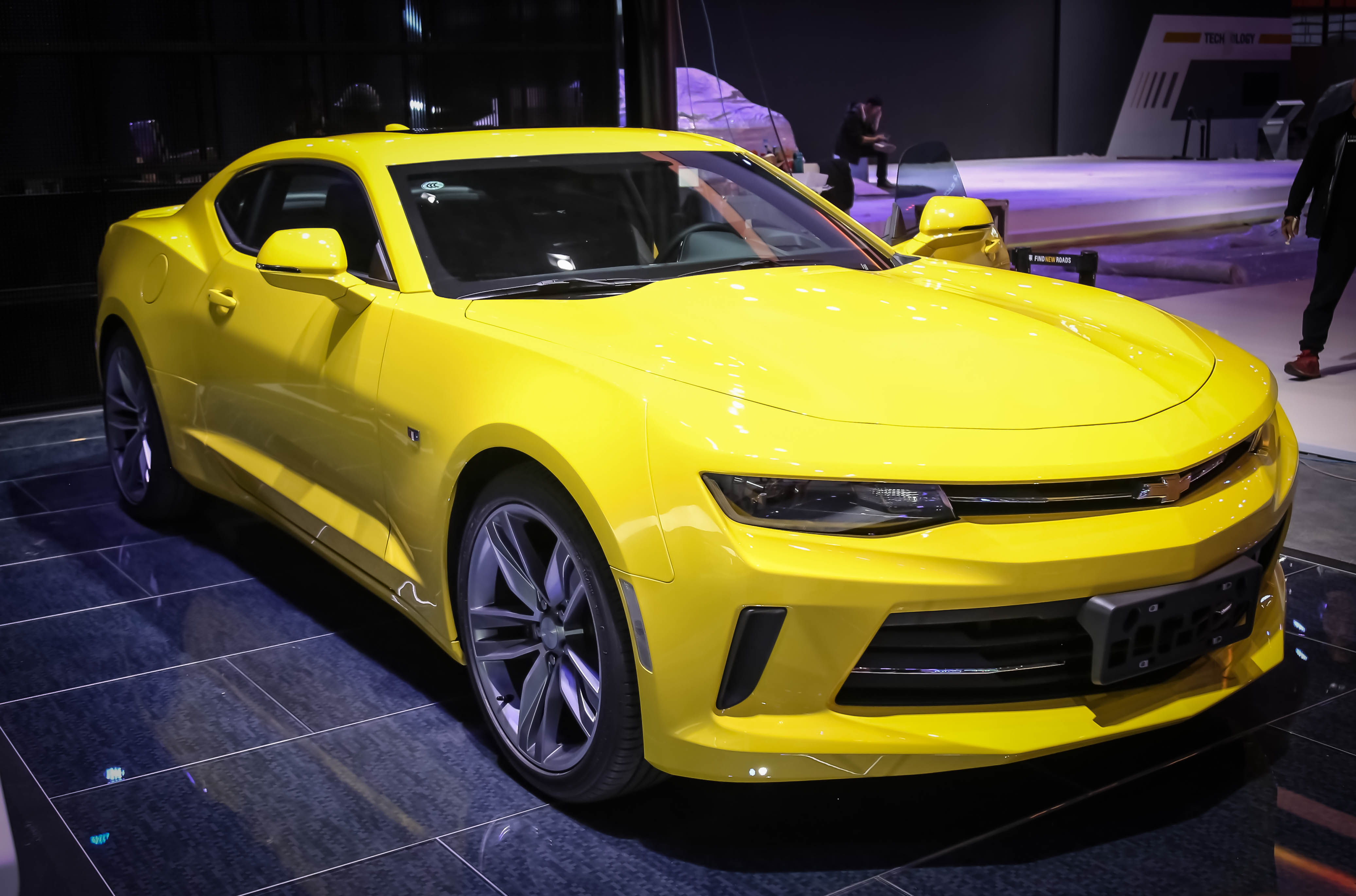 进化版"大黄蜂" 科迈罗rs亮相】科迈罗图解 - 新浪汽车