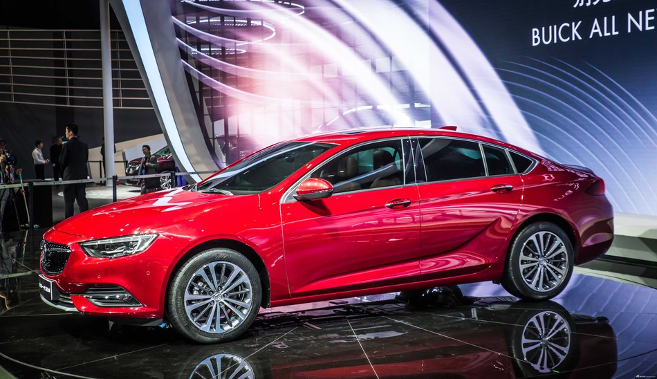 颜值爆表/配9速变速器 全新君威让别克迷尖叫