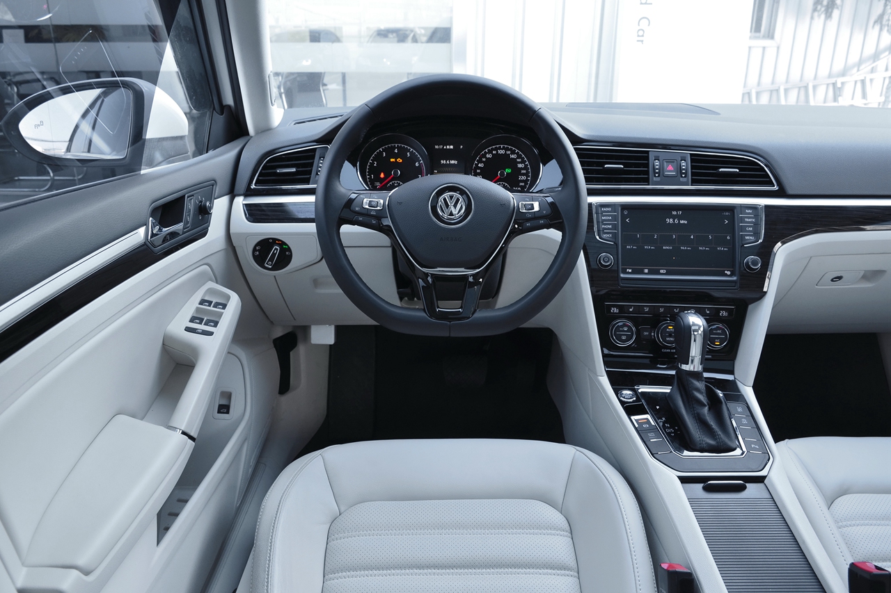 2018款凌渡1.4t自动豪华型280tsi