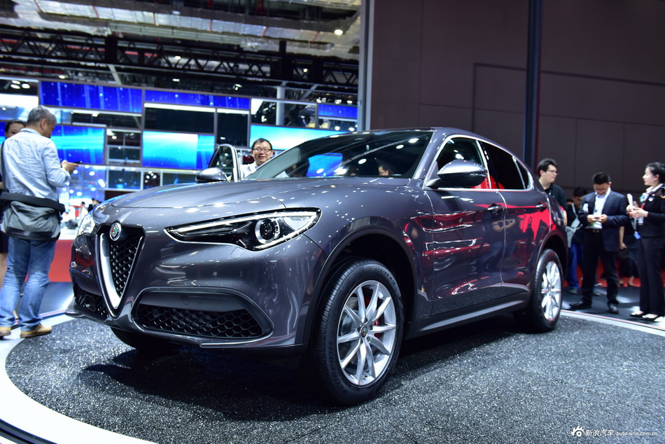 阿尔法-罗密欧Stelvio