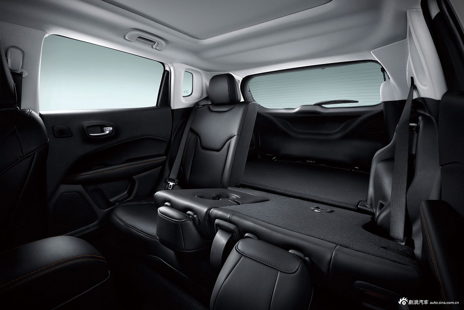 2017款指南者官方图