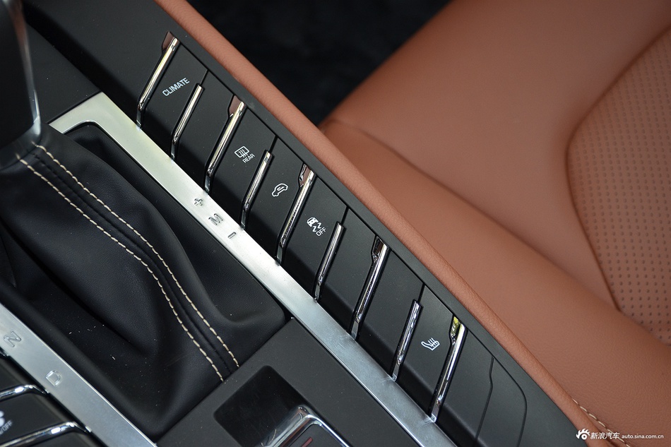 2017款众泰SR9 2.0T 自动极致之梦版（米色）