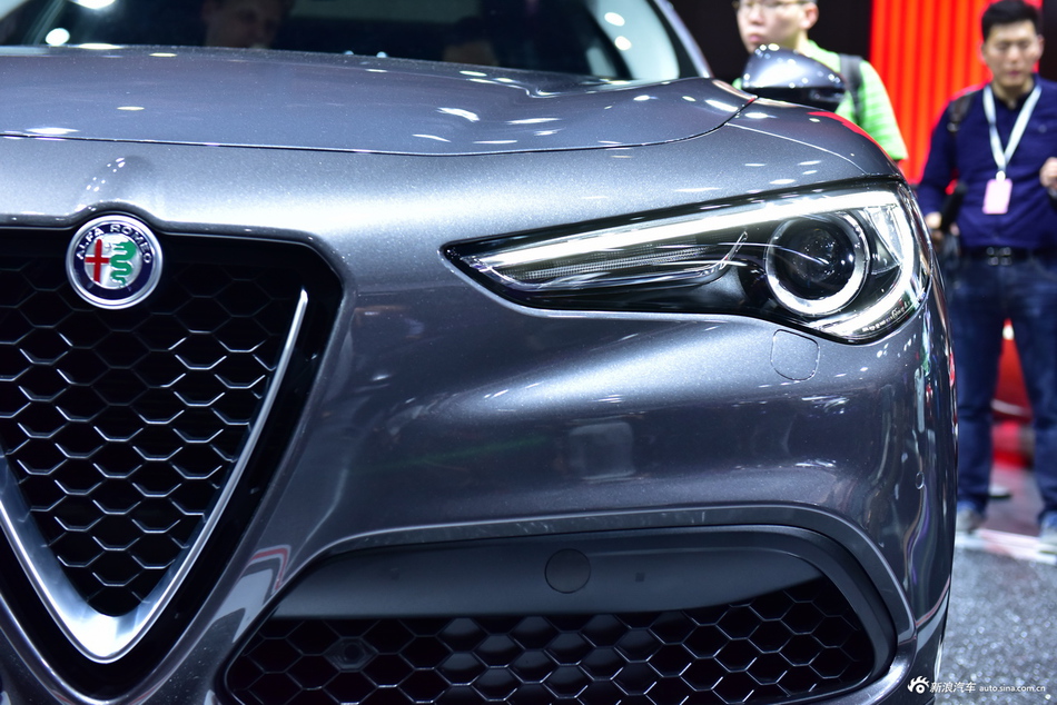 阿尔法-罗密欧Stelvio