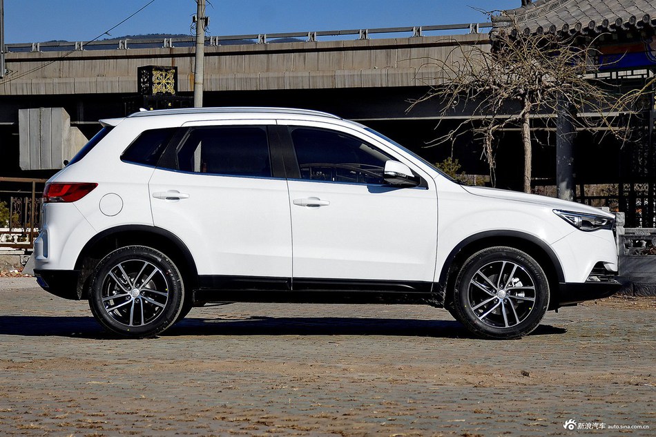 2017款奔腾X40 1.6L自动