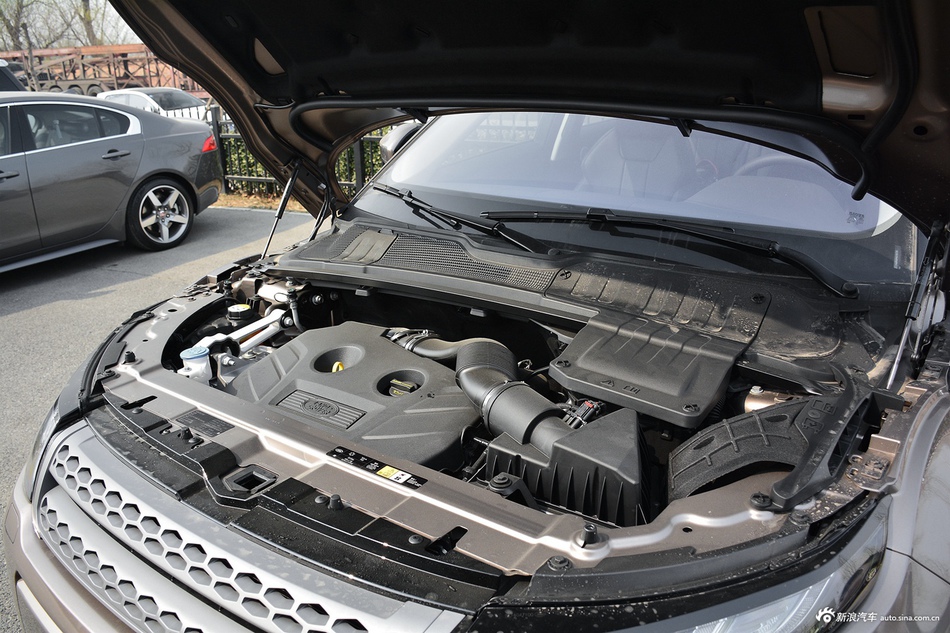 2017款揽胜极光2.0T自动PURE风尚版