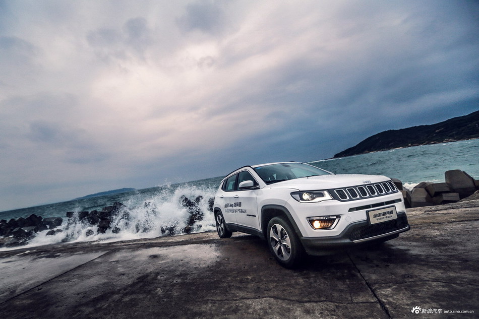 2017款指南者官方图