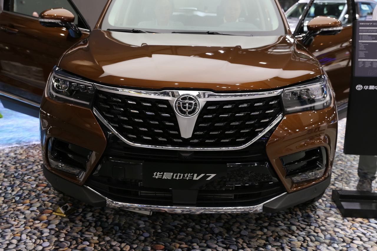 2018广州车展实拍:中华v7