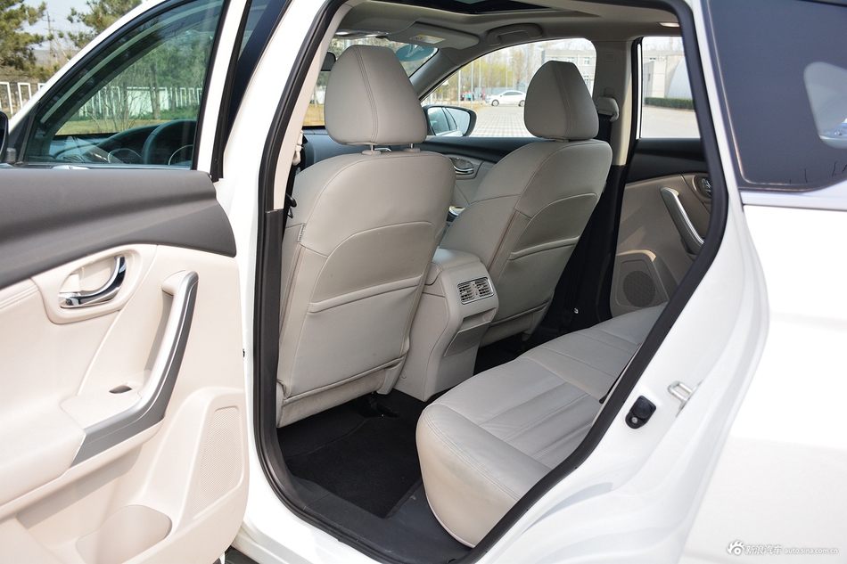 2017款启辰T90 2.0L自动CVT领尚版