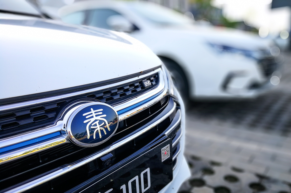 试驾比亚迪秦100