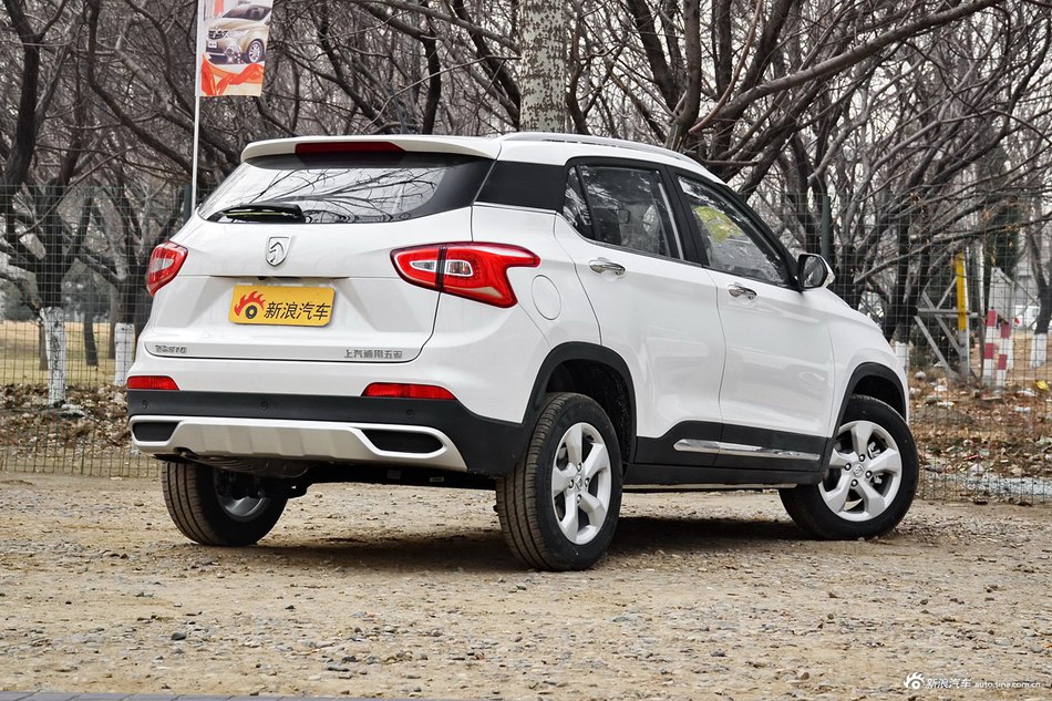 2017款宝骏510 1.5L手动时尚型