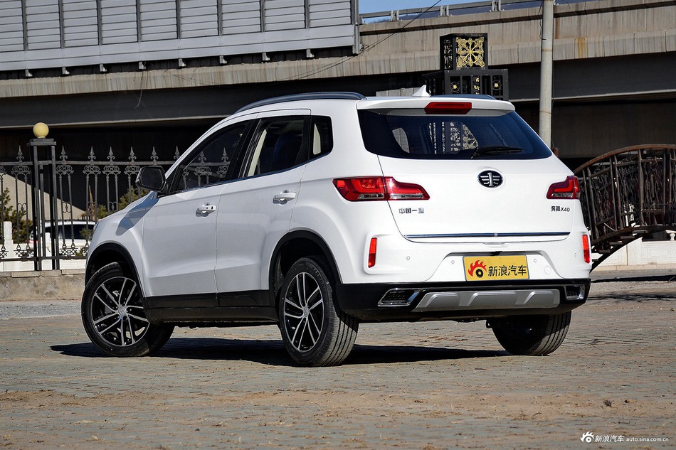 2017款奔腾X40 1.6L自动