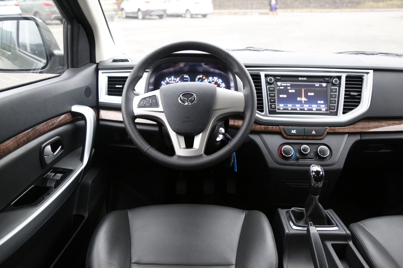 2016款北汽幻速h618l手动豪华型m18a